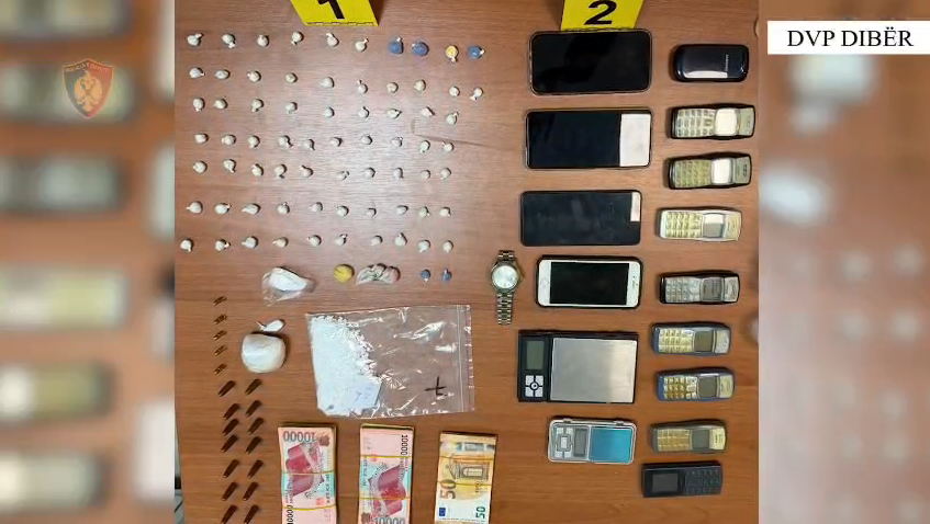 Shisnin kokainë në Burrel  arrestohen 3 persona  sekuestrohen drogë dhe fishekë