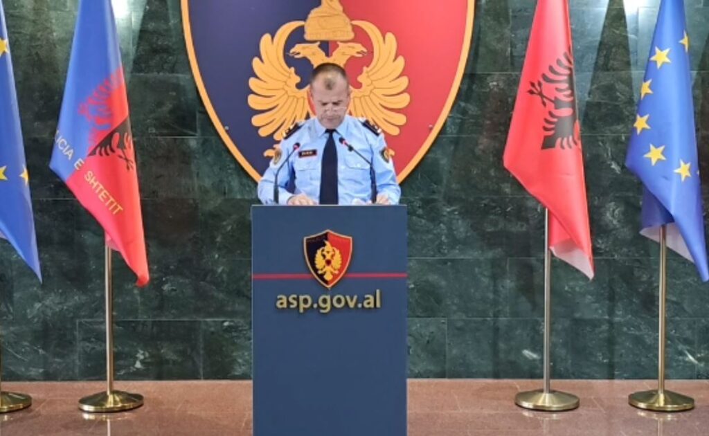  U sekuestrua një karikator me fishekë luftarakë   Policia  54 të shoqëruar në protestë  27 prej tyre u arrestuan