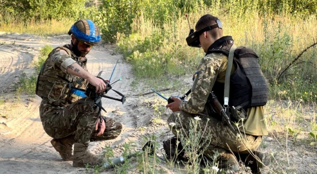 Zbulohet skema që vidhte dronë nga njësitë ushtarake dhe ia shiste sërish ushtrisë si të rinj  16 të dyshuar