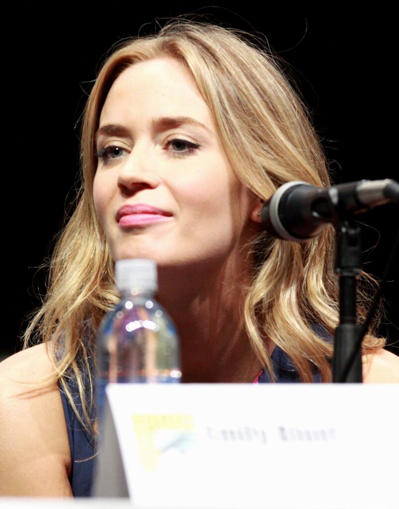 Emily Blunt bashkohet me Josh Brolin dhe Benicio del Toro në  Sicario 3   Padraic McKinley në regji  Steven Knight në skenar