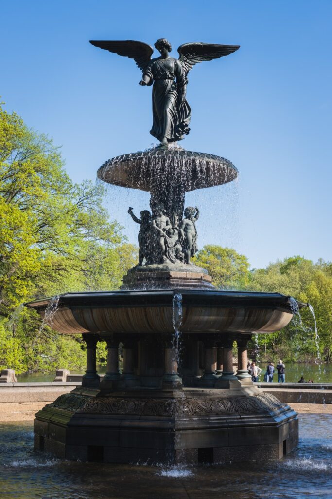 Hapet sot në Çikago ekspozita e parë muzeale kushtuar Emma Stebbins it  skulptorja e «Bethesda Fountain» it rikthehet në vëmendje