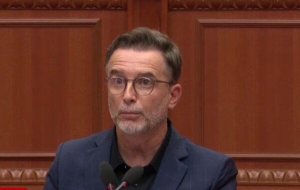 Braçe ‘zapton’ Foltoren dhe Territorialen në