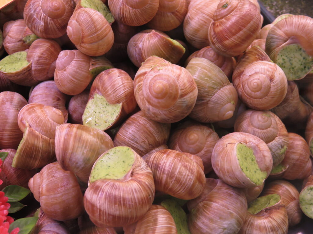 Escargots de Bourgogne — kërminj francezë me gjalpë hudhre dhe majdanozi