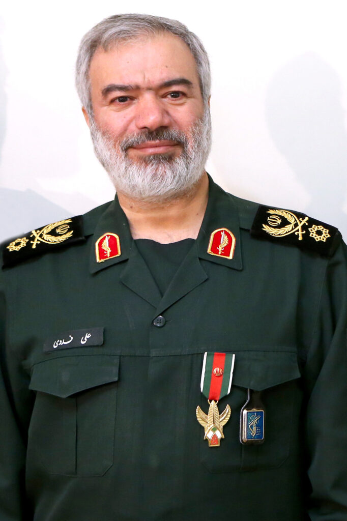 Komandanti i IRGC së pretendon se forcat amerikane u  larguan  1 000 km nga kufijtë e Iranit