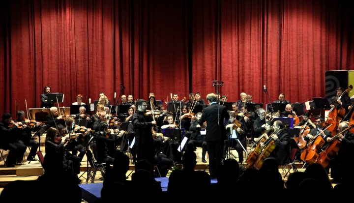 Filharmonia e Kosovës shkëlqen në skenën e Krakovit