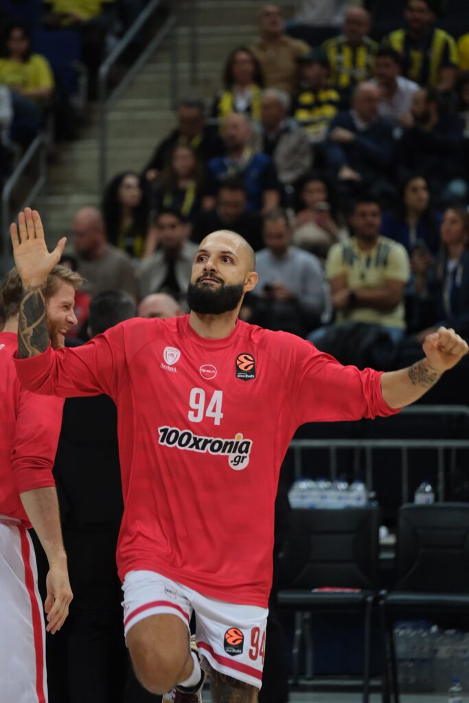 Olympiacos bën përmbysjen historike në Valencia  nga  28 fiton 102 97 pas kohës shtesë dhe barazon rekordin e EuroLeague
