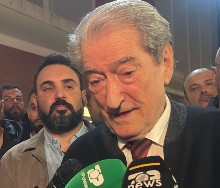 Berisha  Ka skenar për të sulmuar selinë e PD së