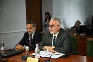 në Komisionin e