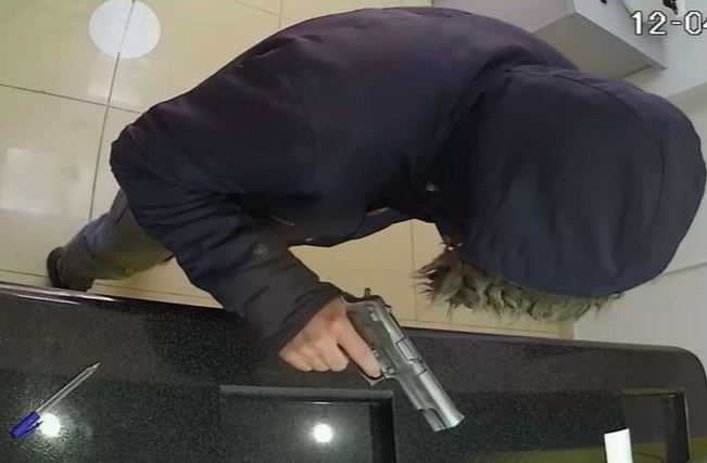 Vjedhja me armë zjarri në Elbasan  policia zbardh ngjarjen  në kërkim 3 të dyshuar