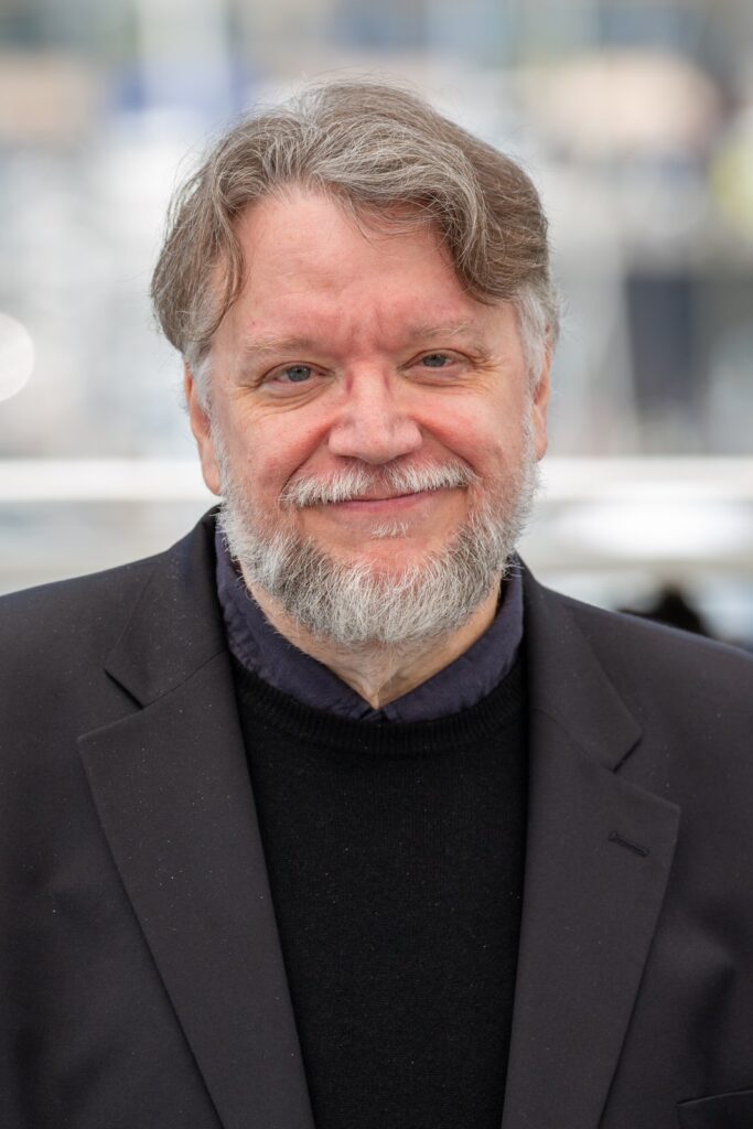 Guillermo del Toro mbron publikisht «Digger» in e Tom Cruise pas dështimit në box office  «Guximtar  i guximshëm dhe kinematografikisht kompleks»