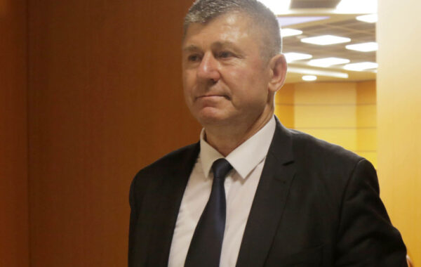 një javor