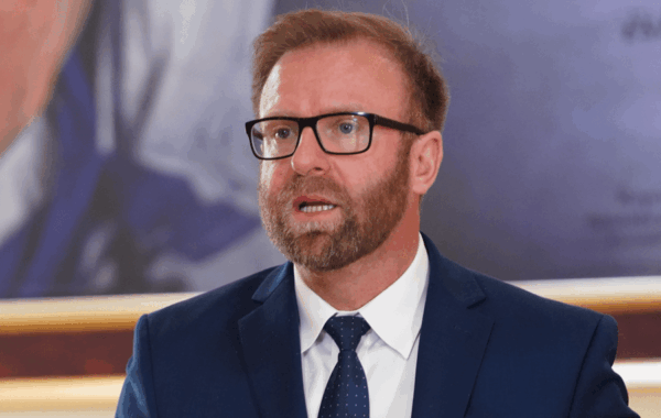 instrument demokratik, por jo