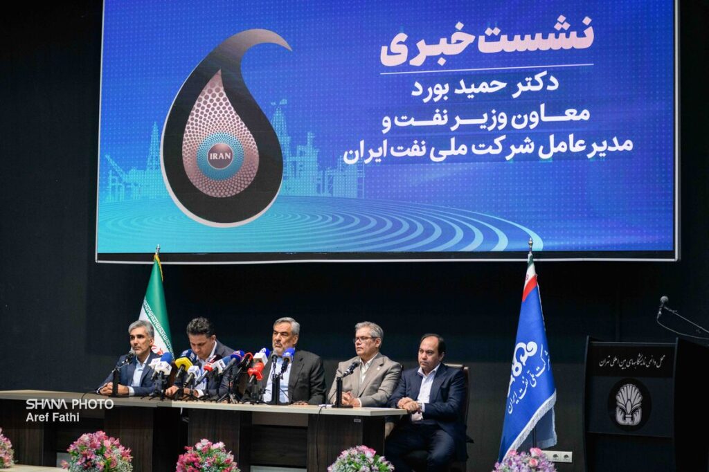 Irani emëron ministër të përkohshëm të Naftës  Hamid Bord zëvendëson Paknejad in