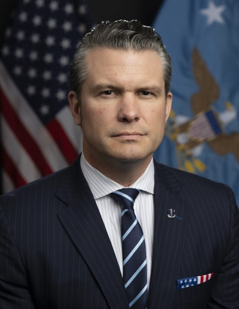 Hegseth  Bllokada amerikane e porteve iraniane mbetet  e hekurt  — Trump ka  opsione  nëse Irani vazhdon  lojërat 