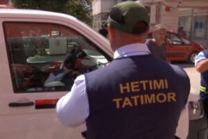 Në krye të strukturës