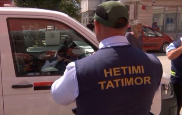Në krye të strukturës