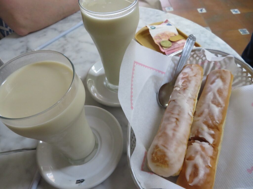 Horchata de chufa valenciane — pija tradicionale spanjolle me arra tigri