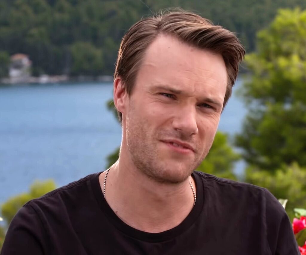 Josh Finan  Reece Shearsmith dhe Hugh Skinner i bashkohen «An Oak Tree» në The Other Palace të Londrës