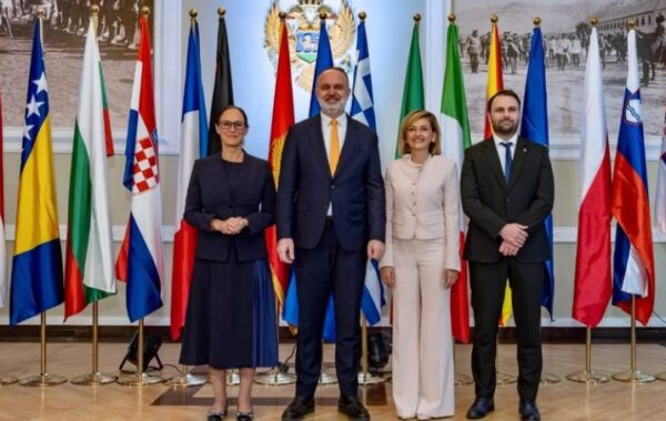 në Ministerialin