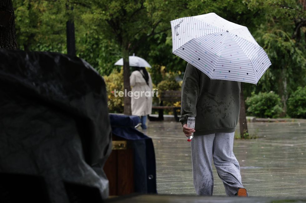 Moti sot  vranët dhe me shi
