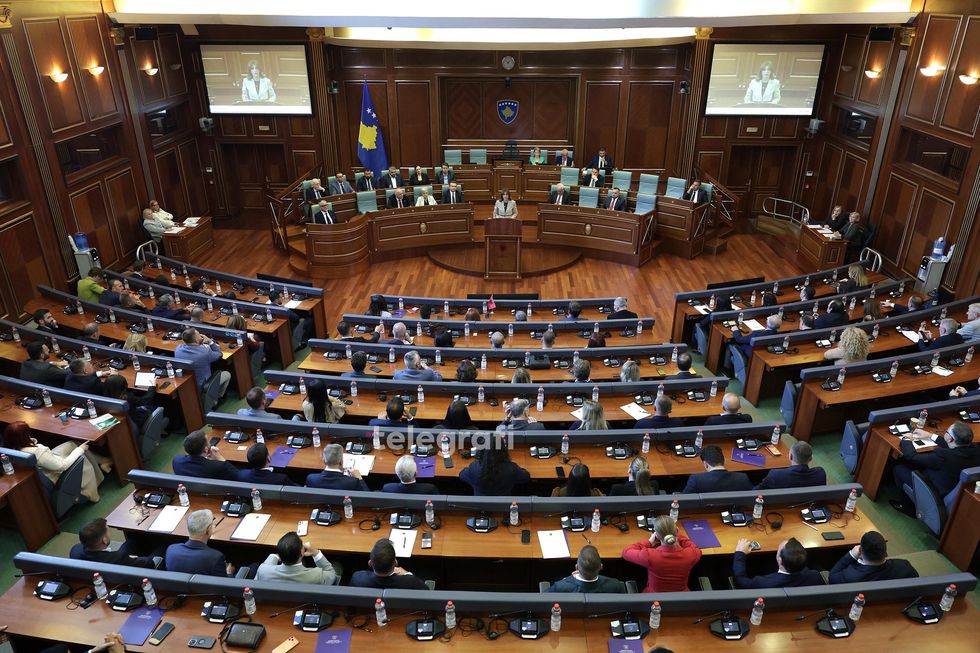 Kuvendi sot mban seancë  këto janë pikat e rendit të ditës