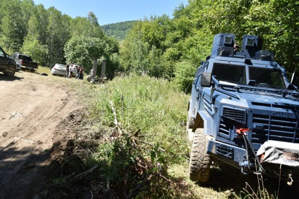 Gjenden mbetje mortore në veri  dyshohet se mund t u përkasin viktimave të luftës në Kosovë