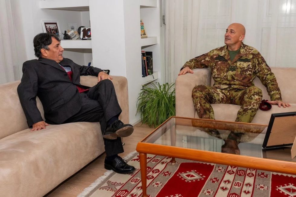 Komandanti i KFOR it takon ambasadorin italian  diskutojnë për sigurinë në Kosovë