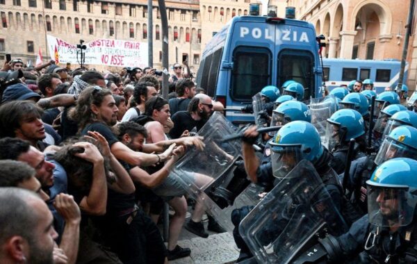 për të parandaluar protestat e