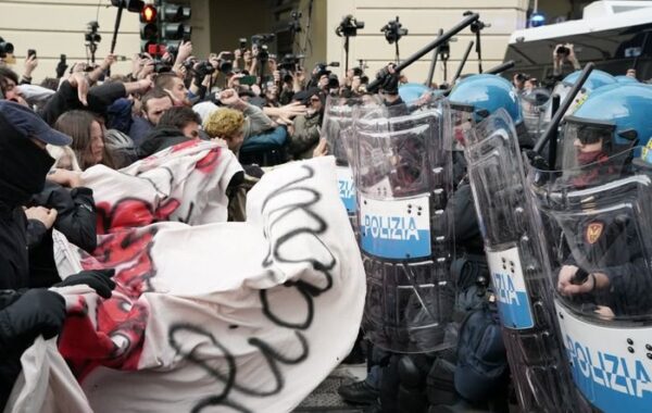 TORINO – Tensione midis protestuesve dhe