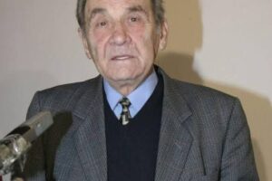 shkollës shqiptare të studimeve estetike