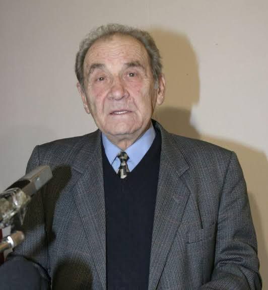 shkollës shqiptare të studimeve estetike