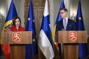 Pesë mjete ajrore ruse shkelën
