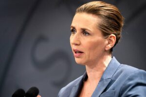 HELSINKI – Frederiksen kritikon Finlandën dhe