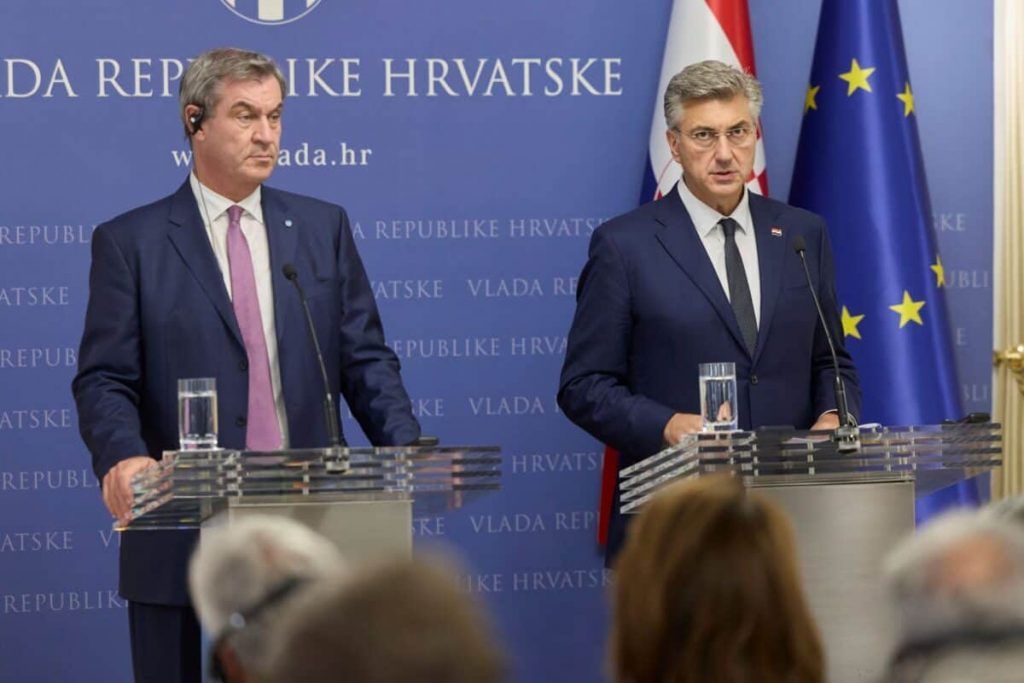 ZAGREB   Kroacia ngre shqetësime për armatosjen e Serbisë