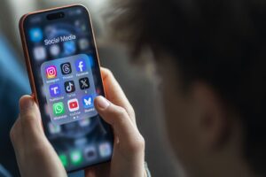 ndalimin e rrjeteve sociale për
