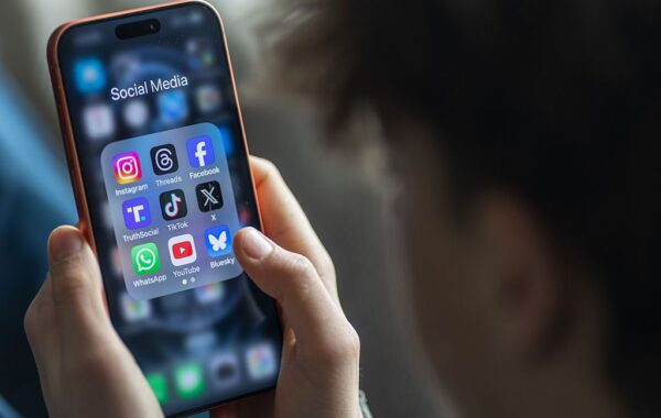 ndalimin e rrjeteve sociale për