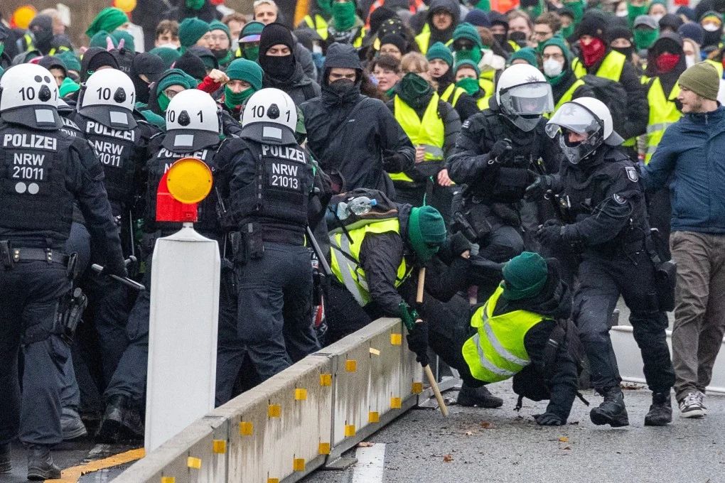 GJERMANI   Të rinjtë i bashkohen valës së protestave rinore në Evropë