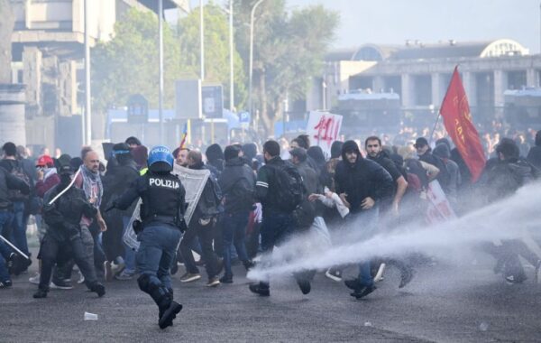 përplasjeve me policinë gjatë