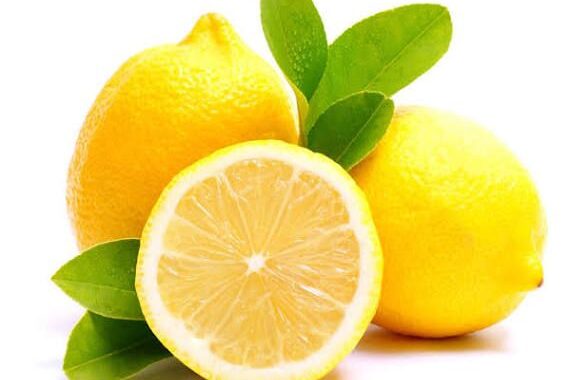 Përfitimet e limonit në organizëm dhe