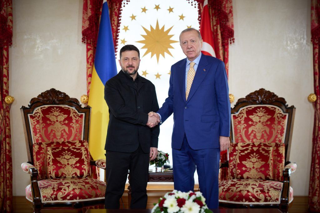 TURQI   Erdogan pret Zelensky në Stamboll  diskutime për përfundimin e luftës në Ukrainë