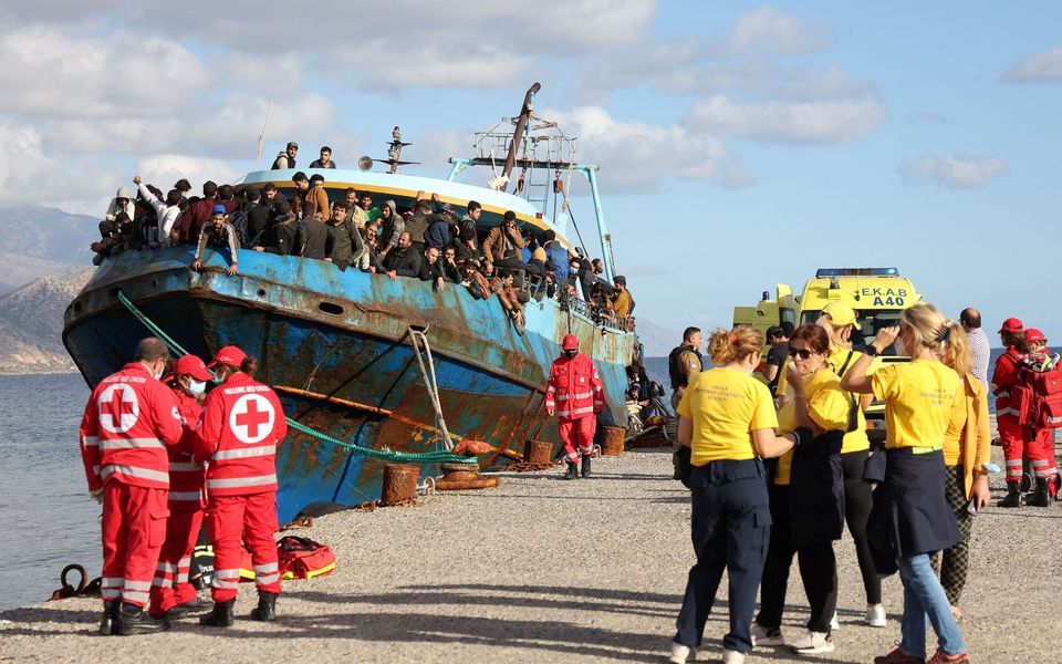 Rreth 200 emigrantë