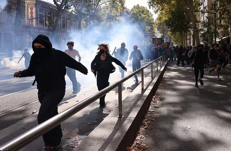 gjatë protestave të nxënësve