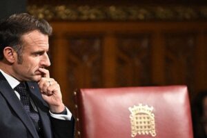 FRANCË – Macron mbledh qeverinë, pas