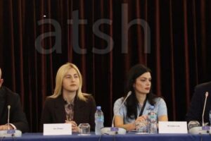 trashëgiminë komuniste dhe kujtesën historike