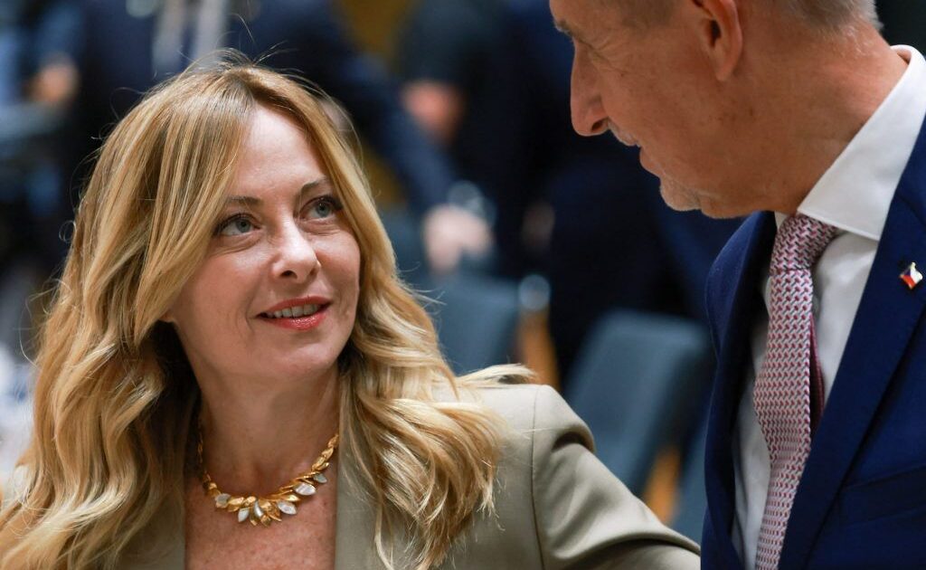 – Italia dhe Çekia i