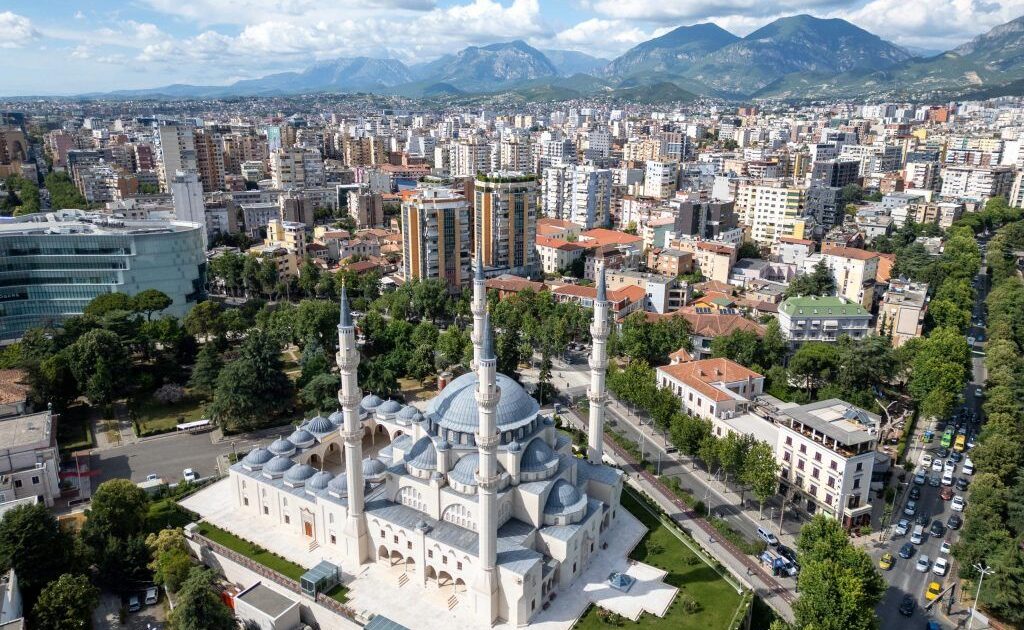 për t’u zbuluar në