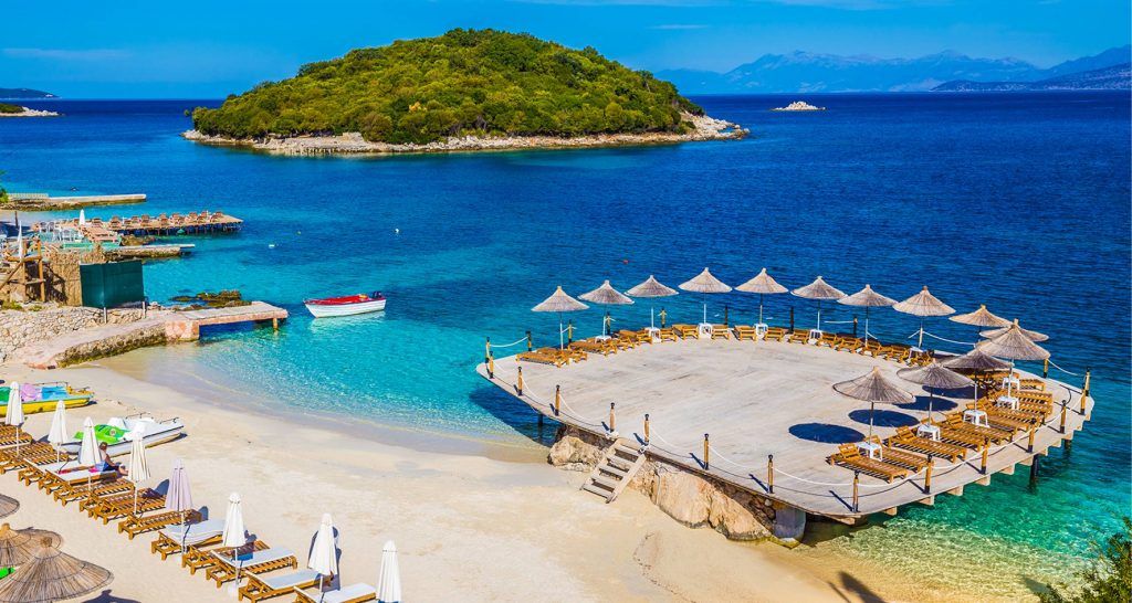 Riviera Shqiptare në vëmendjen e medias amerikane  Alternativa që rivalizon Santorinin