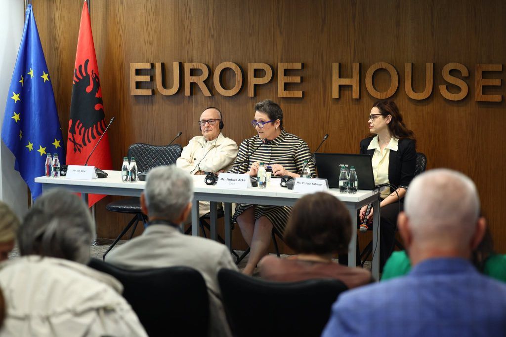 Letërsia transgjuhësore e autorëve shqiptarë  në fokus të konferencës ndërkombëtare në Tiranë