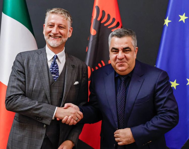 Gonxhja pret Giulin  prezantohet projekti i Fondazione MAXXI për Galerinë e Arteve