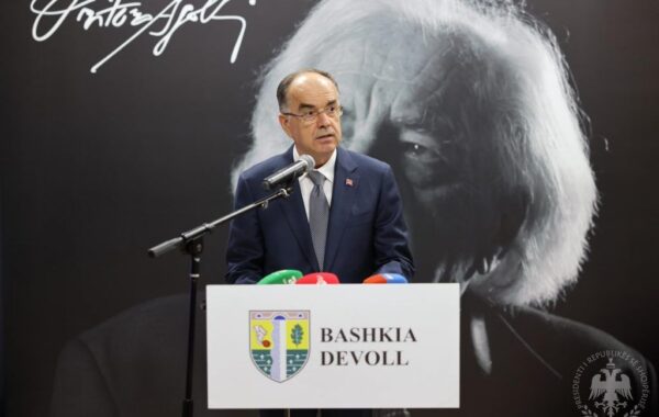 Dritëro Agolli në